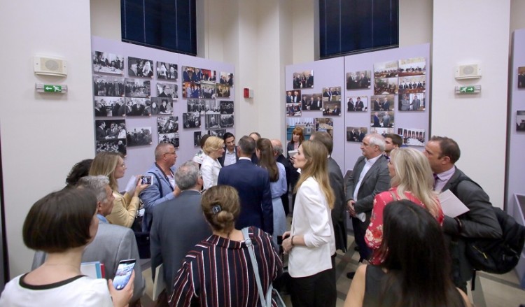 Ελλάδα-Ρωσία: Εγκαίνια έκθεσης για τις ελληνορωσικές σχέσεις στη Βουλή