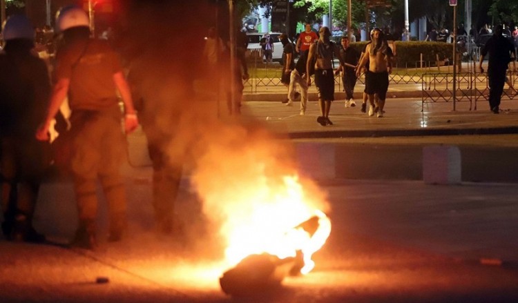 Πέντε συλλήψεις για τα επεισόδια έξω από τη ΔΕΘ