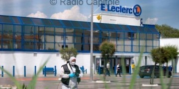 Γαλλία: Γυναίκα επιτέθηκε με κοπίδι σε ανθρώπους σε σούπερ μάρκετ