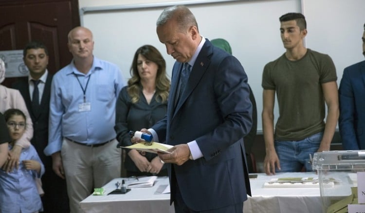 Ερντογάν: Το προεδρικό σύστημα μας ανεβάζει επίπεδο