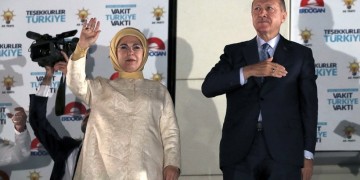 Στα χέρια του Ερντογάν όλη η Τουρκία μετά τις εκλογές – Κέρδισε από τον α' γύρο