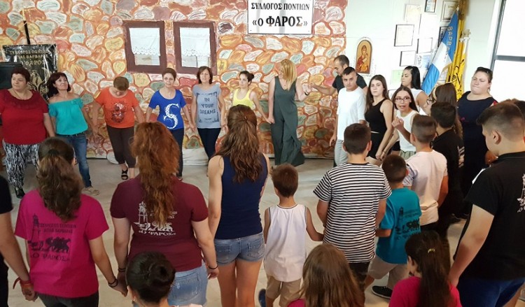 Ο «Φάρος» Αγίας Βαρβάρας έβαλε άψιμον παρά την καταρρακτώδη βροχή! (φωτο)