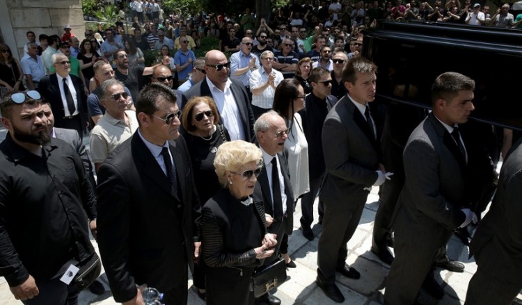 Πάνδημο «αντίο» στον Παύλο Γιαννακόπουλο (φωτο, βίντεο)