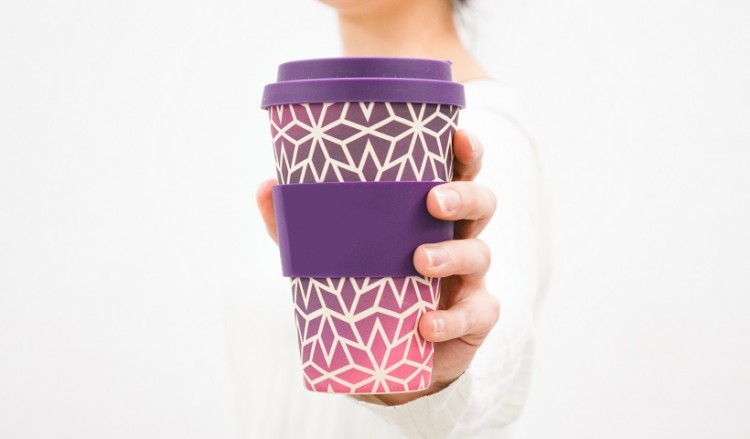 300 εκατ. πλαστικά ποτήρια τον χρόνο καταναλώνουν για καφέ οι Έλληνες