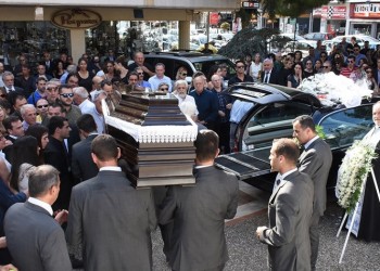 Θρήνος στην κηδεία της Αναστασίας Σδούγκου