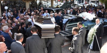 Θρήνος στην κηδεία της Αναστασίας Σδούγκου