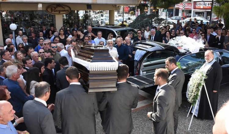 Θρήνος στην κηδεία της Αναστασίας Σδούγκου