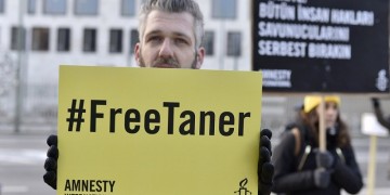 Η Τουρκία απελευθερώνει και τον Τανέρ Κιλίτς της Διεθνούς Αμνηστίας