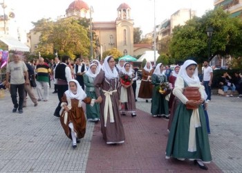 Aναβίωση του εθίμου του Κλήδονα στην Καισαριανή  - Cover Image
