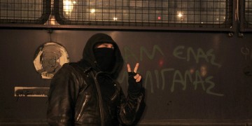 Θέλαμε να τους κάψουμε: Οι αναρχικοί για την επίθεση στα ΜΑΤ