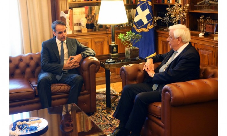 Εντολή σχηματισμού κυβέρνησης πήρε ο Μητσοτάκης από τον Παυλόπουλο