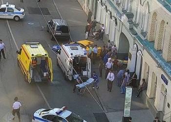Ταξί έπεσε πάνω σε πεζούς στη Μόσχα