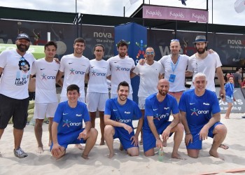 Νικοπολίδης και Παπαδόπουλος παίζουν footvolley στον Σχοινιά (φωτο, βίντεο)
