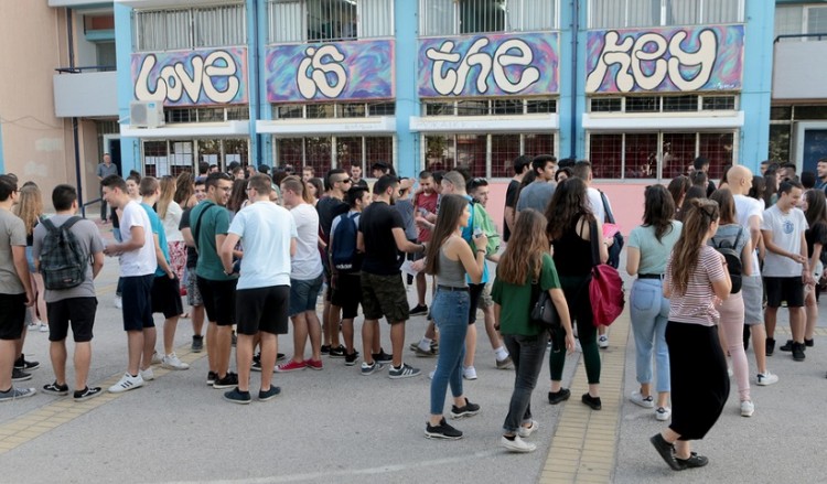 Πανελλαδικές εξετάσεις 2018: Στα Νέα Ελληνικά εξετάζονται οι υποψήφιοι των ΓΕΛ