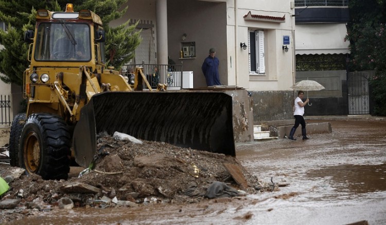 Βούλιαξε στη λάσπη η Μάνδρα – Προβλήματα και σε Μαγνησία, Λάρισα, Χαλκιδική
