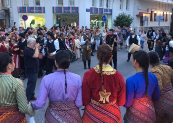 Ένας παραδοσιακός ποντιακός γάμος ξεσήκωσε την Κομοτηνή (βίντεο)