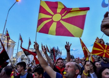 Συλλαλητήριο στα Σκόπια: Όχι στην αλλαγή του ονόματος και πρόωρες εκλογές