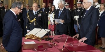 Ιταλός ΥΠΟΙΚ: Δεν τίθεται θέμα να βγούμε από το ευρώ