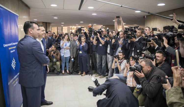 Στο γήπεδο της πΓΔΜ ρίχνει η Αθήνα το μπαλάκι για το Σκοπιανό