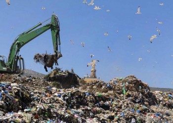 Πρόβλημα με τα σκουπίδια στον Πειραιά λόγω υπερφόρτωσης στον ΧΥΤΑ Φυλής
