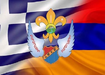 Οι Αρμένιοι πρόσκοποι δίπλα στους πληγέντες από τις πυρκαγιές στην Αττική