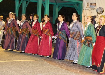 Ένα καλοκαιρινό ποντιακό γλέντι από την Ένωση Ποντίων Δροσιάς (βίντεο, φωτο)