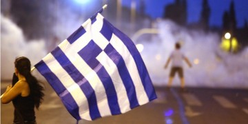 Επεισόδια σε Αθήνα και Θεσσαλονίκη στις διαδηλώσεις για το Σκοπιανό