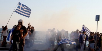 Θεσσαλονίκη: Επεισόδια στην πορεία διαμαρτυρίας για τη Συμφωνία των Πρεσπών