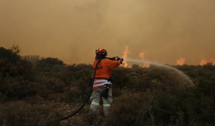 Φωτιές στην Αττική: 25 τραυματίες, αίτημα για διεθνή συνδρομή
