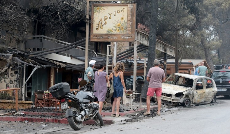 Ποντιακοί σύλλογοι στέλνουν κι άλλα φορτία αγάπης στους πυρόπληκτους της Αττικής