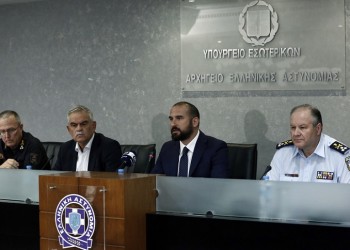 Η κυβέρνηση για τις πυρκαγιές στην Αττική: Υπάρχουν στοιχεία εμπρησμού ενώ οι άνεμοι ήταν φονικοί