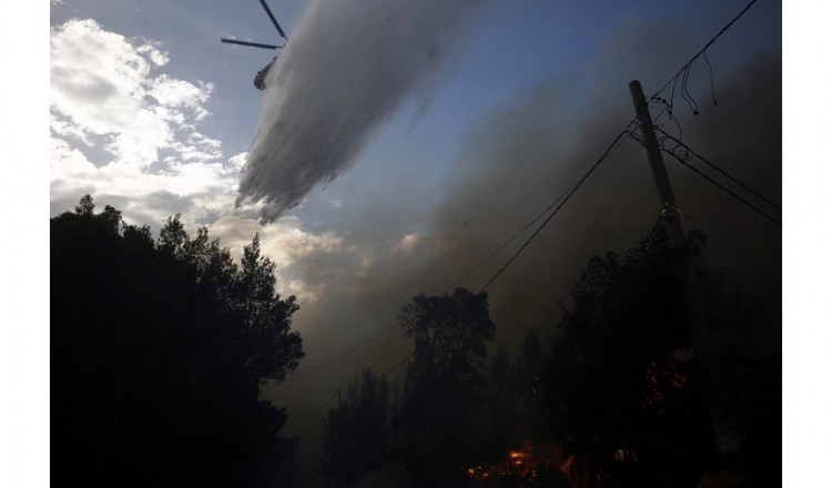Φωτιές στην Αττική: Κυκλοφοριακές ρυθμίσεις στην περιοχή της Ραφήνας