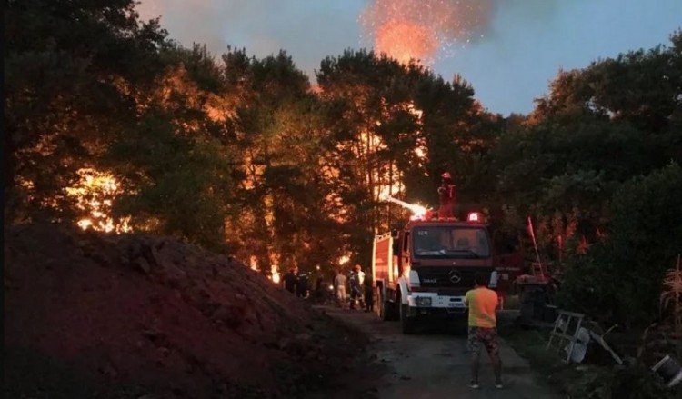 Χανιά: Κόλαση φωτιάς στον Αποκόρωνα – Καταγγελίες για εμπρησμό (βίντεο)