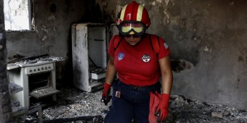 81 νεκροί από τις φωτιές, άγνωστο πόσοι αγνοούνται