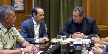 Οργή κατοίκων προς τον Καμμένο στη Ραφήνα – Μας αφήσατε στο έλεος του Θεού (βίντεο)