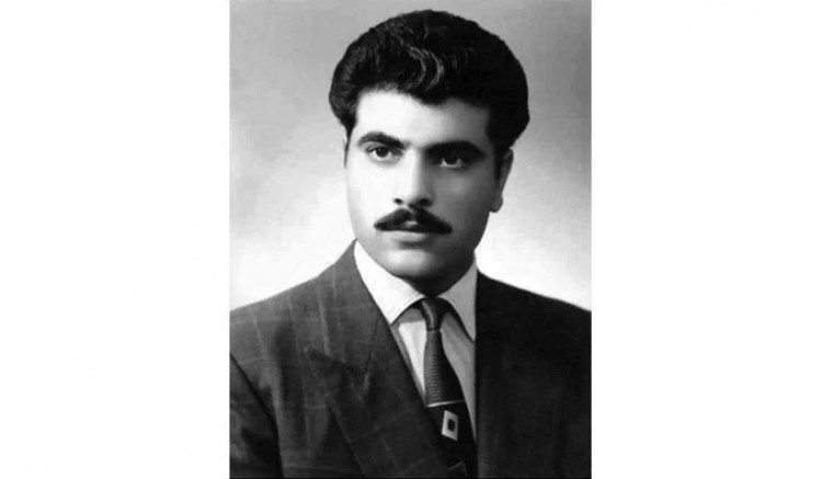 Όταν ο Καζαντζίδης έμπαινε στο στούντιο για να τραγουδήσει για τον καύσωνα! (βίντεο)