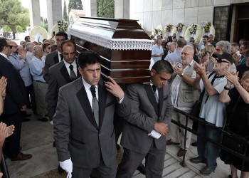 Το τελευταίο αντίο στον Μάνο Ελευθερίου