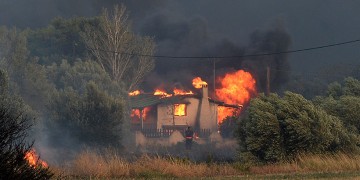 Τι λέει ειδικός ερευνητής για τις φωτιές και το κλίμα για τις πυρκαγιές στην Αττική