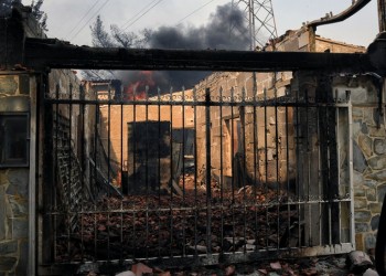 Η Ελλάδα θρηνεί τουλάχιστον 24 νεκρούς από τις φωτιές στην Αττική – Φόβοι για αύξηση του αριθμού των θυμάτων