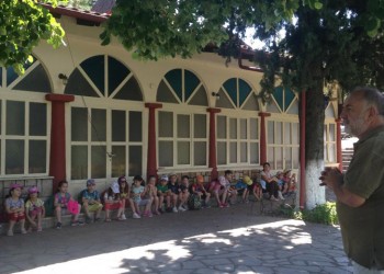 Τις γειτονιές της Νάουσας ανακάλυψαν τα παιδιά της Ευξείνου Λέσχης