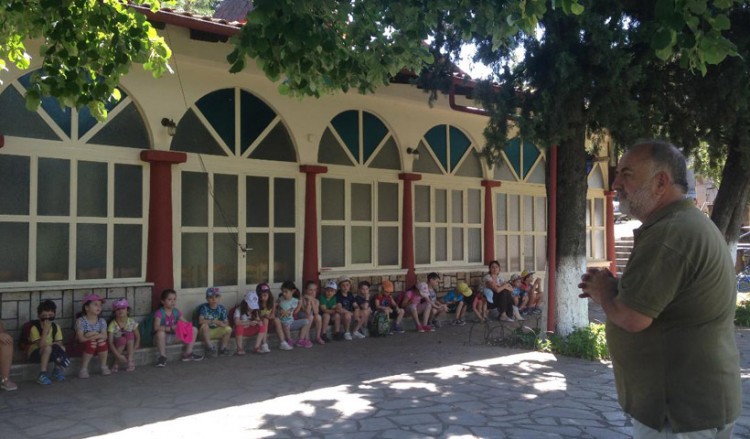 Τις γειτονιές της Νάουσας ανακάλυψαν τα παιδιά της Ευξείνου Λέσχης