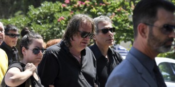 Θρήνος στην κηδεία της Τζέσυ Παπουτσή