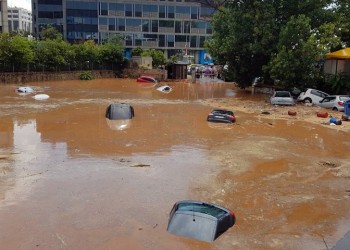 Πλημμύρισε η βόρεια Αττική – Έκλεισαν δρόμοι στην Κηφισιά