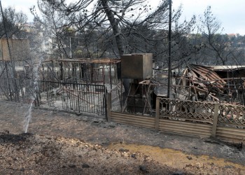 Κύμα αλληλεγγύης ποντιακών συλλόγων για τους πληγέντες από τις πυρκαγιές της Αττικής – Πού συγκεντρώνονται είδη πρώτης ανάγκης