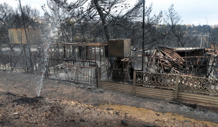 Κύμα αλληλεγγύης ποντιακών συλλόγων για τους πληγέντες από τις πυρκαγιές της Αττικής – Πού συγκεντρώνονται είδη πρώτης ανάγκης