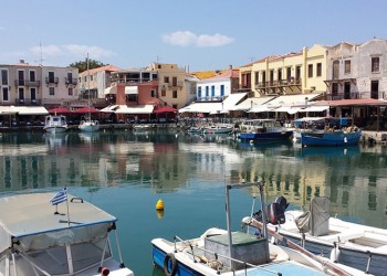 Βρετανός φιλέλληνας έκανε δωρεά απινιδωτή στο Δήμο Ρεθύμνης