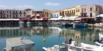 Βρετανός φιλέλληνας έκανε δωρεά απινιδωτή στο Δήμο Ρεθύμνης