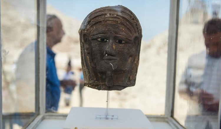 Αρχαιοελληνικής τεχνοτροπίας η επιχρυσωμένη μάσκα που βρέθηκε στη Σακκάρα