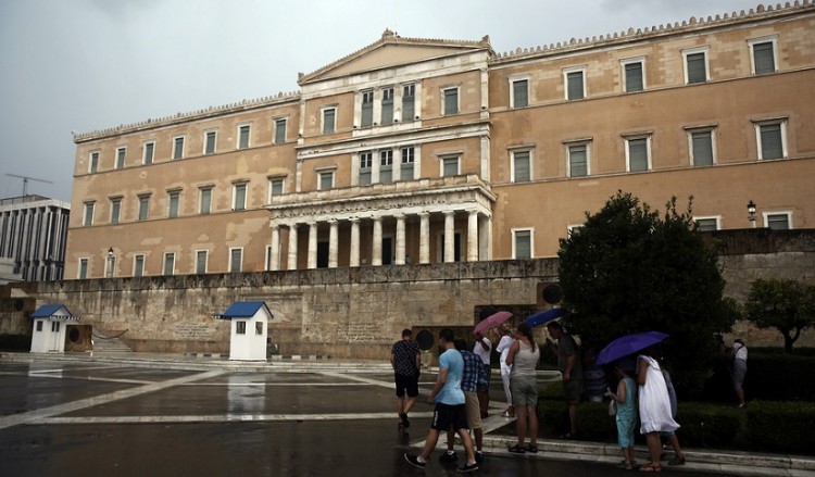 Βροχές και πτώση της θερμοκρασίας την Τρίτη