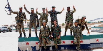 Η συριακή σημαία ξανά στην Ντεράα, την πόλη απ' όπου ξεκίνησε ο εμφύλιος πόλεμος